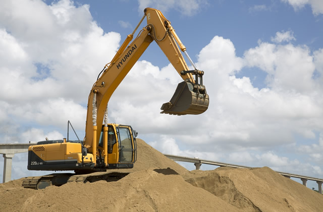 What are the classification methods of excavator models? 
