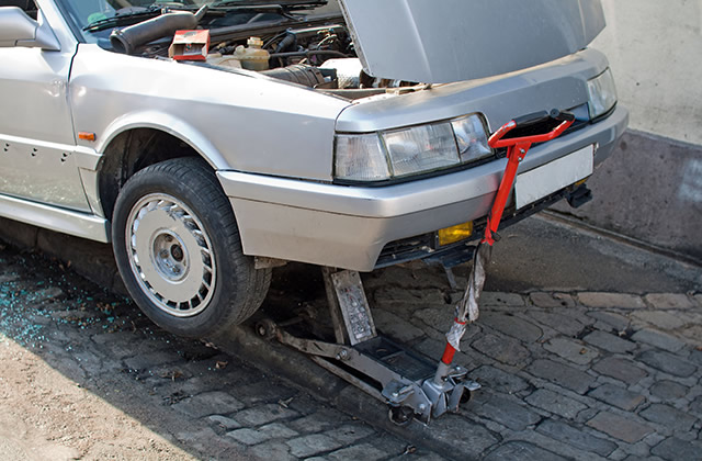 Where is the car bumper? How to reset the misaligned bumper? 